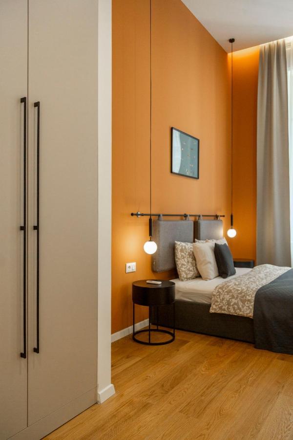 Luxurious Minimalist Residence With Sauna By Prestige Homes Budapest Bagian luar foto